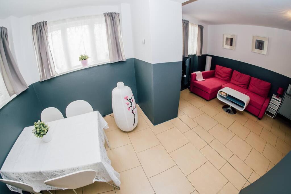 Apartment At Rostock - Pink Exterior photo
